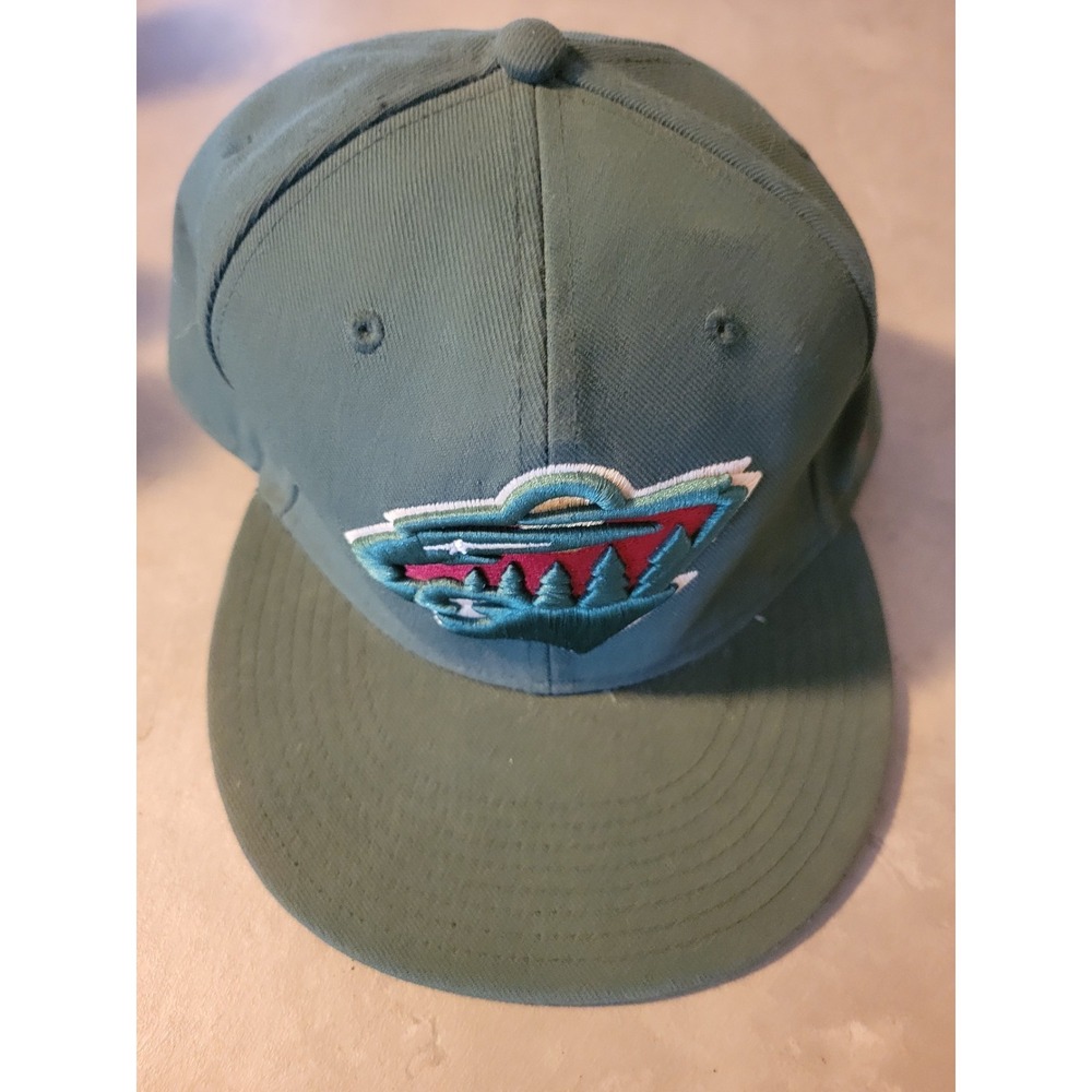 Minnesota Wild‎ Fanatics Fitted Hat 7 5/8 Green Logo NHL Hockey